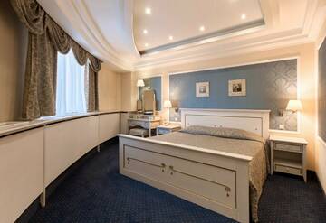 Полулюкс в Гостинице Амбассадор