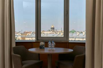 Видовой улучшенный стандарт в Гостинице Амбассадор