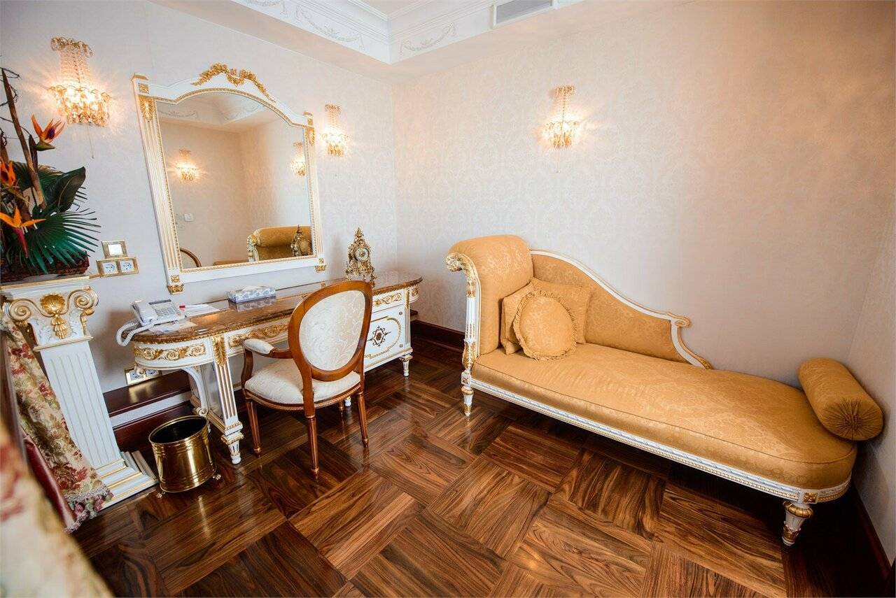 Фотографии номера Президентские апартаменты в Гостинице Амбассадор Санкт-Петербург