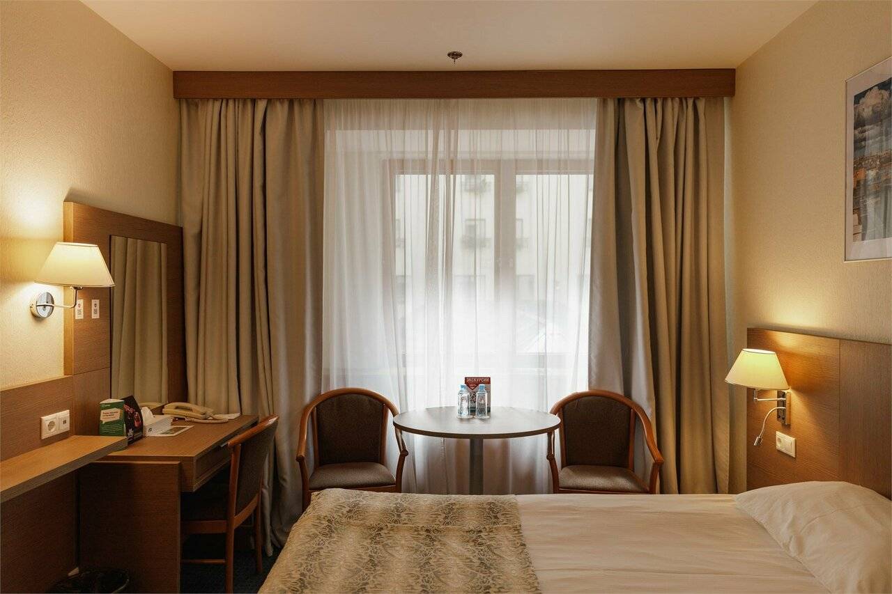 Фотографии номера Стандартный номер в Гостинице Амбассадор Санкт-Петербург