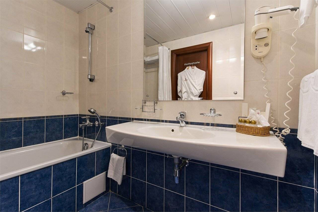 Фотографии номера Видовой люкс в Гостинице Амбассадор Санкт-Петербург