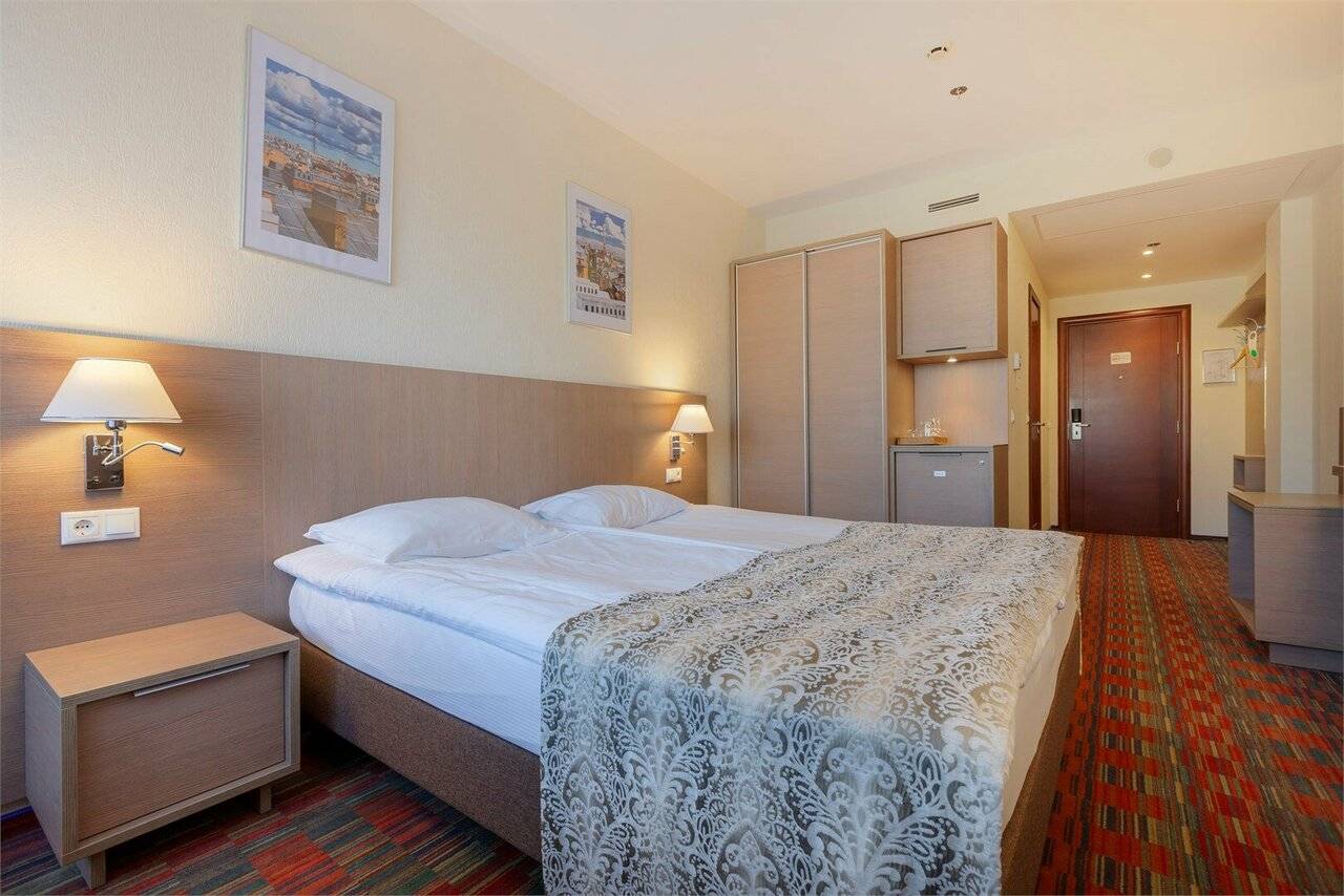 Фотографии номера Видовой улучшенный стандарт в Гостинице Амбассадор Санкт-Петербург