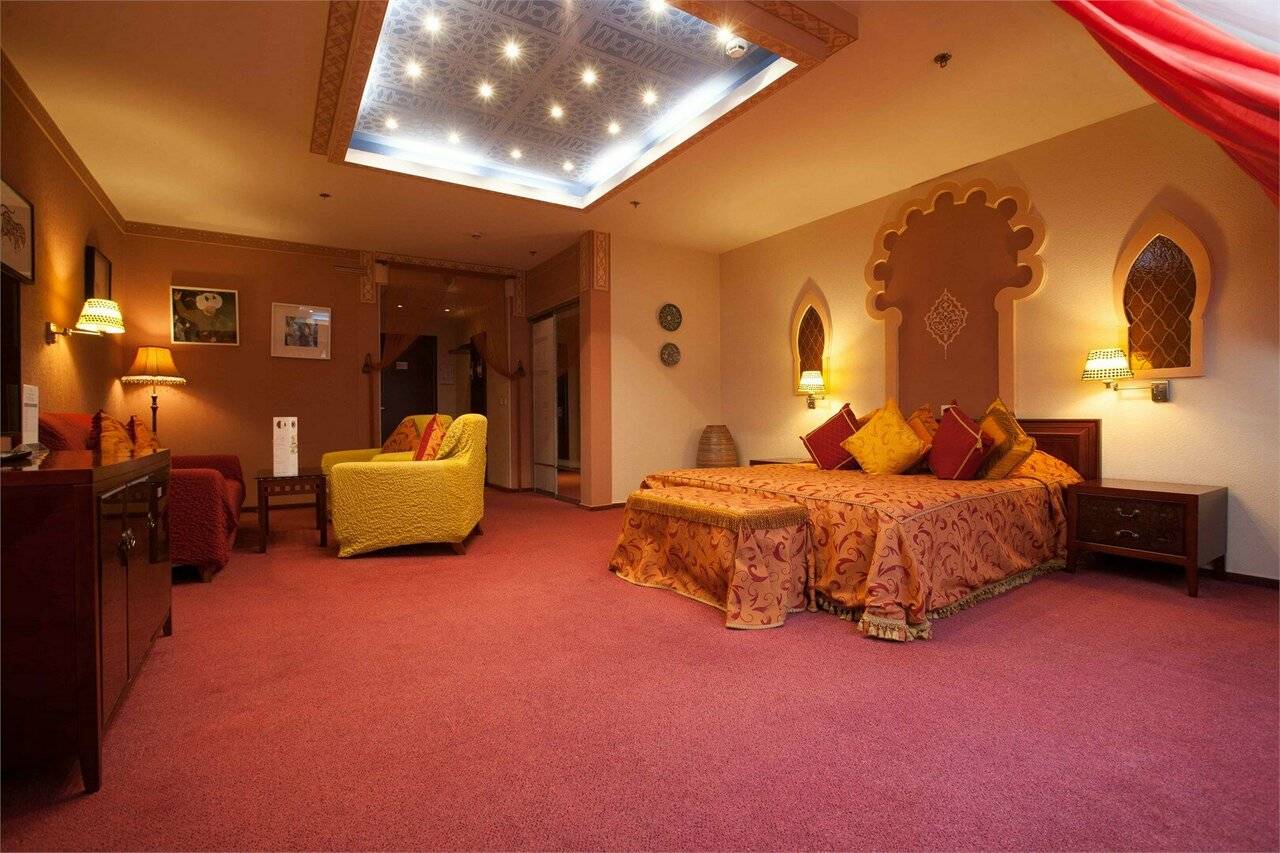 Фотографии номера Полулюкс в Гостинице Амбассадор Санкт-Петербург