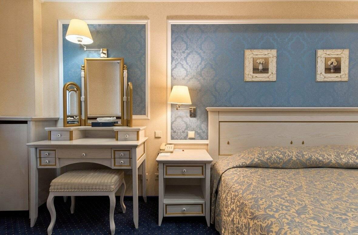 Фотографии номера Полулюкс в Гостинице Амбассадор Санкт-Петербург