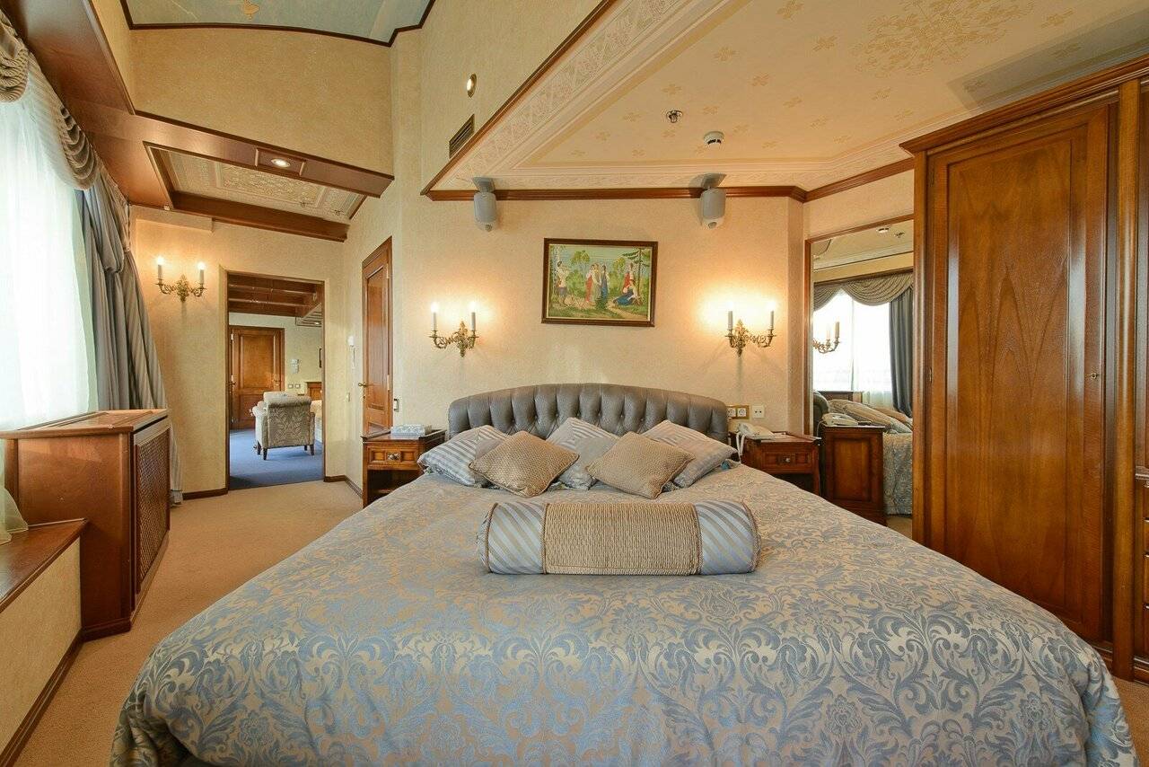 Фотографии номера Апартаменты «Римский-Корсаков» в Гостинице Амбассадор Санкт-Петербург