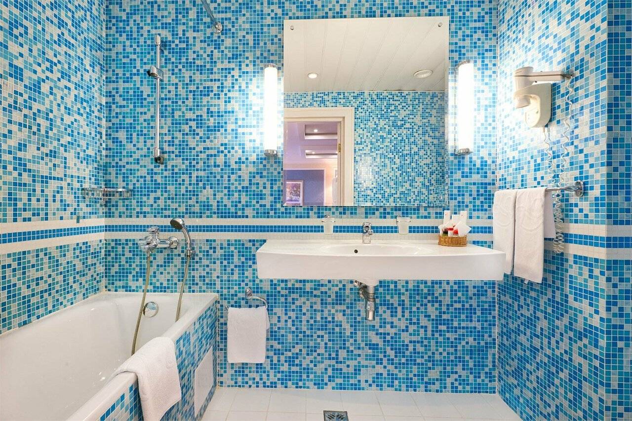 Фотографии номера Полулюкс в Гостинице Амбассадор Санкт-Петербург