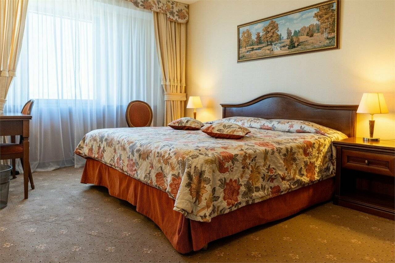 Фотографии номера Видовой люкс в Гостинице Амбассадор Санкт-Петербург