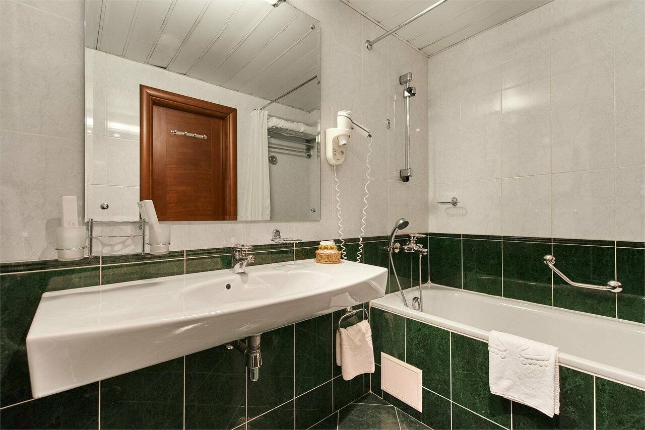 Фотографии номера Улучшенный стандарт в Гостинице Амбассадор Санкт-Петербург